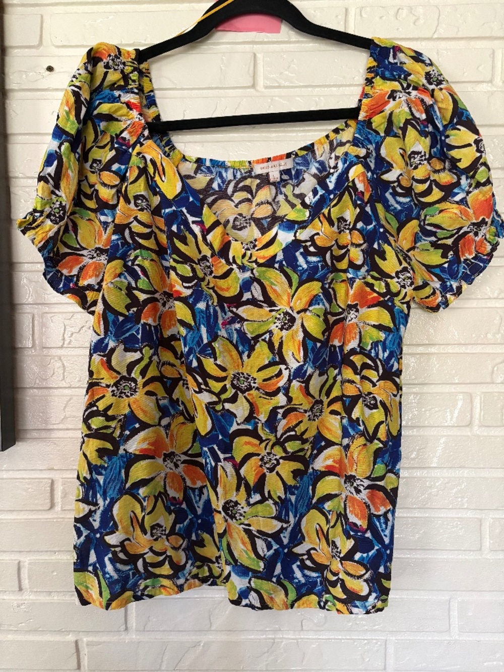 Skies Are Blue Off shoulder top SZ L
